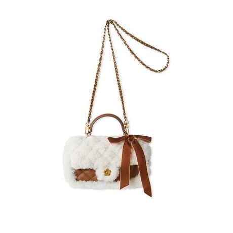 [^ԁFLWGB255303]<b>yMARY QUANT~LILY BROWN@fCW[}[NfLeBOV_[obOz<^b><b>yDesign^Stylingz<^b>^̃fCW[}[NANZgɂAR{Ȃł͂̃LeBOV_[obOBgт₨zɉăvX̏܂AfC[Ɏg₷eʊ͂łB`F[V_[̓ANZT[̂悤ȉ؂₩YA}bgȓ~̑ɏiȃcvXBV_[͎O\ŁAnhobOƂĂpł2WAYdlBpƃfUC˔AR[fBl[g̎ɂȂACełB<b>yMARYQUANT~LILY BROWNz<^b>h̃Xg[gJ`[\MARY QUANTƂ̃R{[VBƂ߂ӂ邱̋G߂ɁA60s XsbgƃmX^W[ȃ[h̋Cŏ؂ʂȃXm[zf[RNV͂܂BƖ̊֌WɂAۂFČꍇ܂B܂p\REX}[gtHȂǂ̊ɂA኱iƉ摜̃J[قȂꍇ܂B\߂Bi̐F́AiPi摜QƉBi摜̓Tv̂߁AFTCY̎dlɕύXꍇ܂̂ŁA\߂B