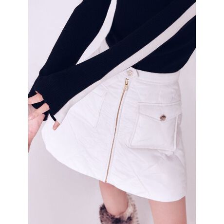 [^ԁFLWFS255032]<b><font color=#ff5b5b>LBLUABLKHearts2HeartspJ[łB<^b><^font><b>yMARY QUANT~LILY BROWN@fCW[{^fLeBOXJ[gz<^b><b>yDesign^Stylingz<^b>ACRjbNȃfCW[{^AgNVJȃ[hYACLeBOXJ[gBtgɔz傫߂̃|PbgfUCANZgƂȂALeBOL̃JWA}ďiȈۂւƏ؂Ă܂BL肷ȂACVGbg`AX^CO̎ƂĂBR{Ȃł͂̃fBe[fAʊꖇłB<b>yFabricz<^b>R[gƓAzĔMɕϊA̔Mۉ鍂@\ȂgpBʂׂ邱ƂŁAgmۂȂԂꂵɂdオɂ܂B@\ƃfUC˔A~̃X^COɉ؂YACełB<b>yMARYQUANT~LILY BROWNz<^b>h̃Xg[gJ`[\MARY QUANTƂ̃R{[VBƂ߂ӂ邱̋G߂ɁA60s XsbgƃmX^W[ȃ[h̋Cŏ؂ʂȃXm[zf[RNV͂܂BƖ̊֌WɂAۂFČꍇ܂B܂p\REX}[gtHȂǂ̊ɂA኱iƉ摜̃J[قȂꍇ܂B\߂Bi̐F́AiPi摜QƉBi摜̓Tv̂߁AFTCY̎dlɕύXꍇ܂̂ŁA\߂B