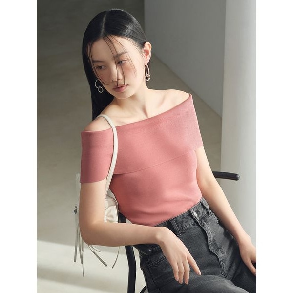 FRAY I.D⭐︎新品⭐︎タックドレープデコルテリブニット タックドレープデコルテリブニット(ニット)｜トップス｜FRAY I.D