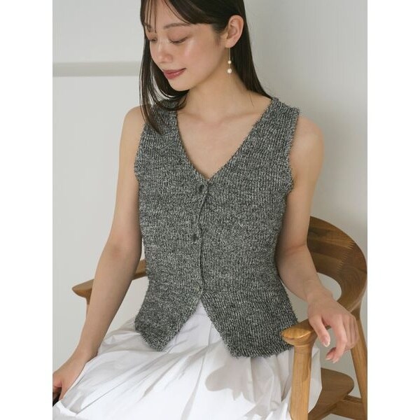 【新品】ポロカラーノースリニットジレ WEB限定カラー】フルーツ刺繍ポロカラーノースリニットジレ