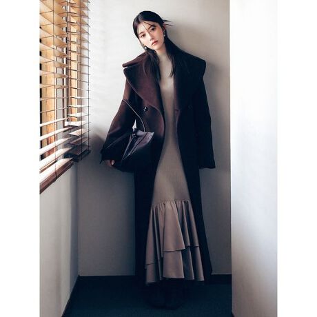 [^ԁFFWFC255047]<b>yǂ猩ĂGɂȂBrbOJ[OR[gŏ炵؂€z<^b><b>yDesign^Stylingz<^b>ꂽÕE[R[gɁAۓIȃrbOJ[ŏiȃANZg܂B̋݃fUĆAtg痬悤ɌqobNX^C̃J[u͂̂ЂƂB݂ɑ݊̂ŁAŜ̃VGbg͂Xɐݒ肵đlۂƁBEGXgVFCvAX^CAbvʂ܂Bfނ́AۉƏ_炩ȔGɗDꂽY̐ڌE[fނґɎgpBĉ݂㎿ȕNX߂Ă܂BłꂢɒpĂ悤ɂ̃p^[Arʂ₷ntŒSnC[W[ɁB{^ĂƒĂAOJătɉHDĂfGɌ܂̂ŁAONEOFF킸lXȃV[Ŋ􂵂Ă܂BFoɂBLUAX^CbVGRYAghCNBRW3FWJłBƖ̊֌WɂAۂFČꍇ܂B܂p\REX}[gtHȂǂ̊ɂA኱iƉ摜̃J[قȂꍇ܂B\߂Bi̐F́AiPi摜QƉBi摜̓Tv̂߁AFTCY̎dlɕύXꍇ܂̂ŁA\߂B