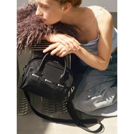 [^ԁFFWGB254413]<b>yyLeSportsac~ FRAY I.DztF~j[hȃiCobOz<^b><b>yDesign^Stylingz<^b>LeSportsac̋@\FRAY I.D̐ꂽfUCZAXyVȃiCobOłB~j}ȃ{Xg^ɁALeSportsac̃Se[vANZg̃fUCB͍fނgpďiƍ̂dオɁB{fBƂ̎̃RgXgAtF~j[hȈۂ܂BRpNgȂ}`邽ߎ[͂͂΂B܂AbvXgbviCfނyʂőϋvɗDĂ̂ŁAlXȃV[ŃtLVuɊ􂵂Ă܂BO\ȃV_[XgbvtBBLḰAVbNőlȕ͋CBIVRiFWGB254412ĵ܂BƖ̊֌WɂAۂFČꍇ܂B܂p\REX}[gtHȂǂ̊ɂA኱iƉ摜̃J[قȂꍇ܂B\߂Bi̐F́AiPi摜QƉBi摜̓Tv̂߁AFTCY̎dlɕύXꍇ܂̂ŁA\߂B