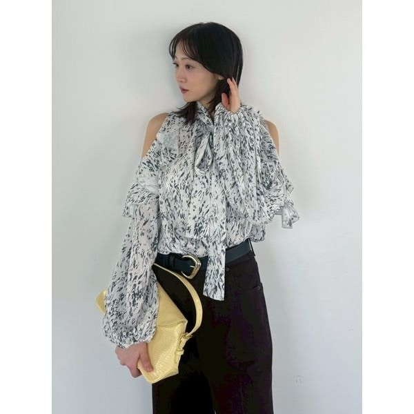 【限定カラー】2wayショルダーフリルボウタイブラウス