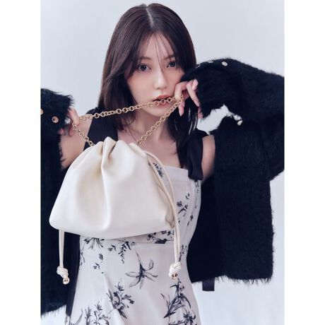 [^ԁFFWGB261304]<b>y_炩ȃtHɂȂꊴ܂hXgobOz<^b><b>yDesign^Stylingz<^b>~j}łȂ[hh[XgOobOBƍiƋВ^̃tHɁB_炩Ē悢̍fނ́Aiɉf邾łȂAۂ݂̂邫ꂢȃtĤɂBɂꂽ^p[c܂āA_ȈۂւƗU܂Bt̃Xgbv2BЂƂ̓{fBƓfނŁAmbgfUCȂꂽ|CgɁBӂ߂̓V[vȋP`F[fނŁATbƕtĂŉ؂₩ɁBǂNX{fBɂAnhobOɂƁA̒߂\BXgbvSĎOċВobOP̂ŎƂł̂ŁAȂ̕L܂BԂȂ}`肠Aڈȏ̎[͂łBFWJ́AS4FBy₩IVRALb`[PNKAiBLKA{fBfjfނɂXyVBLUpӂ܂BƖ̊֌WɂAۂFČꍇ܂B܂p\REX}[gtHȂǂ̊ɂA኱iƉ摜̃J[قȂꍇ܂B\߂Bi̐F́AiPi摜QƉBi摜̓Tv̂߁AFTCY̎dlɕύXꍇ܂̂ŁA\߂B