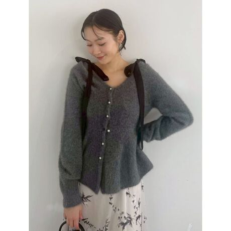 [^ԁFFWNT255012]<b>yDȃyvJ[ftHbNXJV~łɃb`Ɂz<^b><b>yDesign^Stylingz<^b>Ȑ`yvVGbg̃J[fBKGKgBtHbNXJV~Afނ̗D܂āANX߂Ă܂BCɂȂ鍘Jo[ؚvZꂽVGbgAOVlbNC炵[hAVXgBOĂɂ͘cȃp[{^炢Aiȃ[h̒ɟЂ˂܂By߂̉HDƂāA{^𗯂߂ăvI[o[ƂāAlXȃX^COɃ}b`܂B_炩ȃ[hIVRAh}eBbNBRDAV[vŐꂽGRY3F炨Iт܂BƖ̊֌WɂAۂFČꍇ܂B\߂B܂p\REX}[gtHȂǂ̊ɂA኱iƉ摜̃J[قȂꍇ܂B\߂Bi̐F́AiPi摜QƉBi摜̓Tv̂߁AFTCY̎dlɕύXꍇ܂̂ŁA\߂B