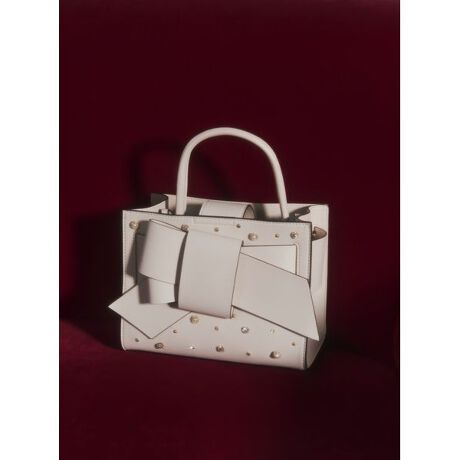 [^ԁFFWGB255312]<b>yFRAY I.D15NLOWG[CNȃXyV{obOz<^b><b>yDesign^Stylingz<^b>NɈx̓ʂȃzf[V[Yɂ҂ȁgJEWEL COLLECTIONhAFRAY I.D15NLO{obOdlœoBobOƈ͂ރACRjbNȃrbO{͂̂܂܂ɁAWG[CNȃfUCŃNXɃhXAbvBrW[ň͂񂾃p[ɁAԂȃX^bYA߂rW[_ɔzuAi؂₩Ɏdグ܂B{bNX^̃{fBƃA[ĝ悤ȃnhfUCڂ|CgBڈȏ̏[[͓͂IBgсA~jEHbgAAirPodsAnJ`Abv͂A܂ݎP500ml̃ybg{gɂΓTCYB܂A𐮗Ď[ł悤ɓɃI[v|Pbg1t܂BV_[Xgbv͎O\BWHT.BEG̃m[u2Fł肵܂BƖ̊֌WɂAۂFČꍇ܂B\߂B܂p\REX}[gtHȂǂ̊ɂA኱iƉ摜̃J[قȂꍇ܂B\߂Bi̐F́AiPi摜QƉBi摜̓Tv̂߁AFTCY̎dlɕύXꍇ܂̂ŁA\߂B