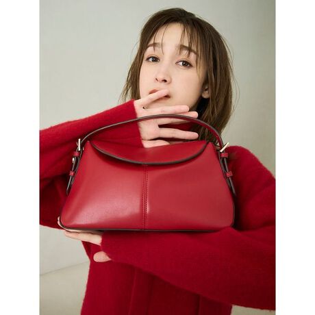 [^ԁFFWGB255307]<b>yJ[B[ȃCŃ[hɎdグnhobOz<^b><b>yDesign^Stylingz<^b>ꌩVvȃnhobÓA[ȃtHƃJ[B[ȃtbvfUCxBTbƎŒȂɃ[hȕ͋CvX܂BɂƂɃANZgɂȂTChxgɂ́ADJvXBgh̃`[tyނƂł̂ŁA炵AWĂB~fBATCY̓ybg{gg₷傫ŁAlXȃV[ɃtBbgBɂ̓|Pbgtċ@\߂܂BFWJ͑S4FBFƂĊ􂷂REDA^ŃjAXYELAĝBLKAH~R[fyɌSLVłBƖ̊֌WɂAۂFČꍇ܂B\߂B܂p\REX}[gtHȂǂ̊ɂA኱iƉ摜̃J[قȂꍇ܂B\߂Bi̐F́AiPi摜QƉBi摜̓Tv̂߁AFTCY̎dlɕύXꍇ܂̂ŁA\߂B