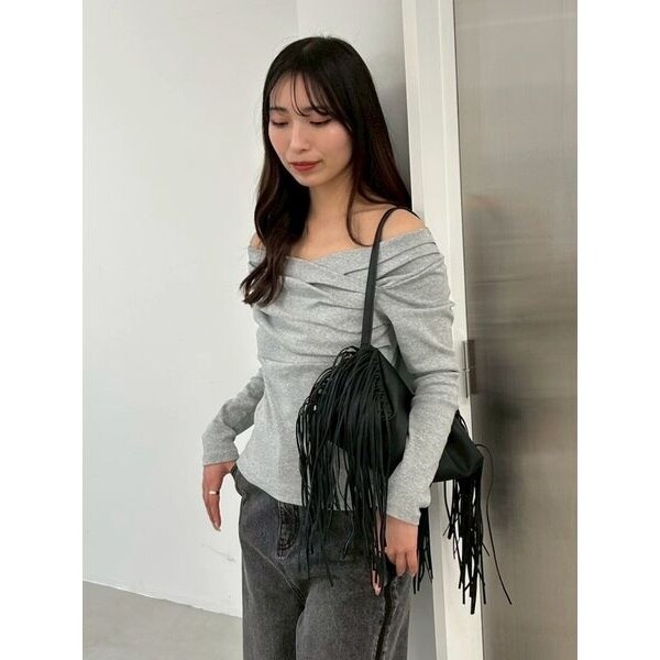 ギャザーオフショルカットソー フレイアイディ ギャザーオフショルカットソー | フレイ アイディー(FRAY I.D