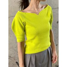 ミラ オーウェン(Mila Owen)のデコルテ構築パフスリーブニットプルオーバー