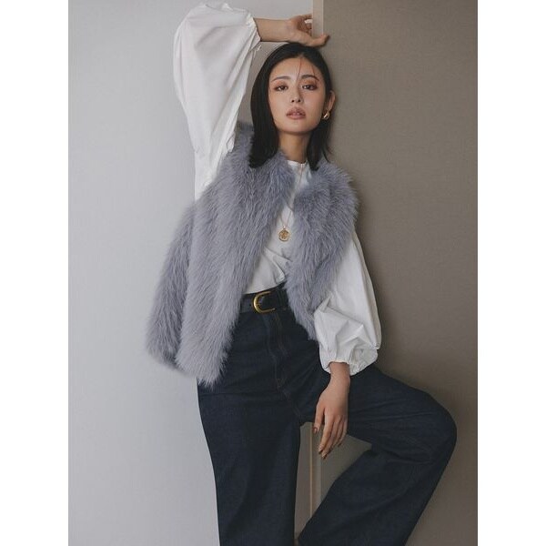 ノーカラーフェイクファーベスト | ミラ オーウェン(Mila Owen