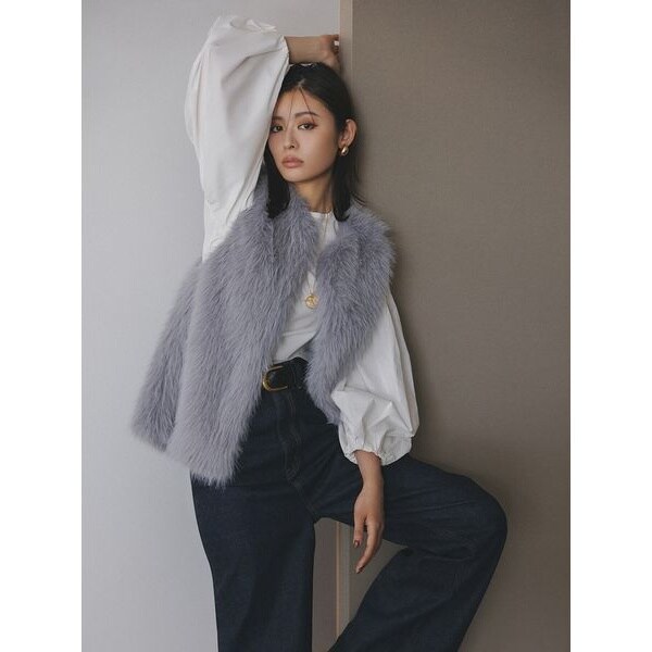 【新品未使用】Mila Owenミラオーウェン　ファーベスト　エコファーベスト Mila Owen（ミラオーウェン）の「パッチポケット付ノーカラー