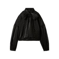 ボウタイシアーブラウス