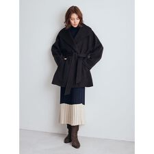 ミラ オーウェン(Mila Owen)の共ベルト付きビックカラーミディ丈コート