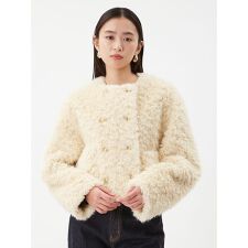 ミラ オーウェン(Mila Owen)の金釦フェイクファー短丈ジャケット