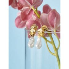 メタルモチーフパールイヤリング