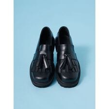 タッセルローファー