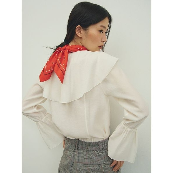 値下げ不可　mila owen デニムラッフルデザインブラウス Mila Owen（ミラオーウェン）の「デニムラッフルデザインブラウス