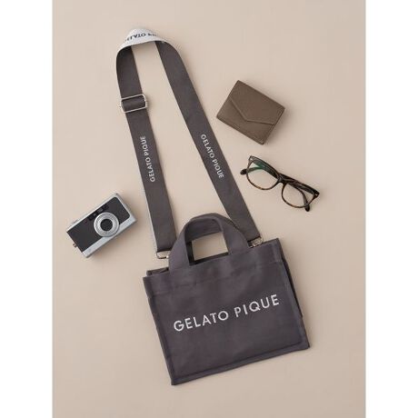 [^ԁFPWGB251703]<b>ypIX^CbVȃLoXSV_[obOz<^b><b>yFabricz<^b>Rbg100̂ƂLoXfނgpĂ܂B<b>yDesign^Stylingz<^b>tgGELATO PIQUẼShJꂽALoXfނ̃V_[obOVoBԂŃX^CbVɎĂTCYłȂA|[`~jEHbgA500ml̃ybg{gɂۂĎpQłBuhSV_[͎OłÃ`obOƂĂgƂ\B芴ƌ݂̂LoXfނgpA}`̂Ŏ܂BF͏_炩ȃsNAu[Ax[WƁA_[NO[̑S4FpӁBƖ̊֌WɂAۂFČꍇ܂B܂p\REX}[gtHȂǂ̊ɂA኱iƉ摜̃J[قȂꍇ܂B\߂Bi̐F́AiPi摜QƉB i摜̓Tv̂߁AFTCY̎dlɕύXꍇ܂̂ŁA\߂B