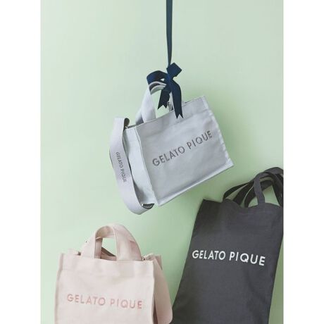 [^ԁFPWGB251703]<b>ypIX^CbVȃLoXSV_[obOz<^b><b>yFabricz<^b>Rbg100̂ƂLoXfނgpĂ܂B<b>yDesign^Stylingz<^b>tgGELATO PIQUẼShJꂽALoXfނ̃V_[obOVoBԂŃX^CbVɎĂTCYłȂA|[`~jEHbgA500ml̃ybg{gɂۂĎpQłBuhSV_[͎OłÃ`obOƂĂgƂ\B芴ƌ݂̂LoXfނgpA}`̂Ŏ܂BF͏_炩ȃsNAu[Ax[WƁA_[NO[̑S4FpӁBƖ̊֌WɂAۂFČꍇ܂B܂p\REX}[gtHȂǂ̊ɂA኱iƉ摜̃J[قȂꍇ܂B\߂Bi̐F́AiPi摜QƉB i摜̓Tv̂߁AFTCY̎dlɕύXꍇ܂̂ŁA\߂B