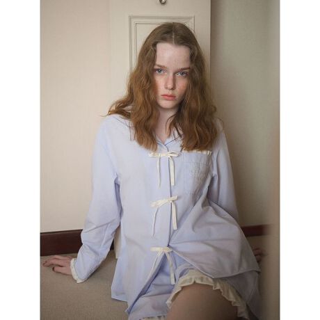 [^ԁFPWFT254342]<b>y4ނIׂoG[VVcz<^b><b>yDesign^Stylingz<^b>D݂̃fUCIԂƂłAMtgɂ߂̃oG[VpW}V[ỸVcłBsN̓XJbvƎhJZߏ̃VcBu[̓{t̃{^Ƌ|Pbg̔tANZgɂȂJ݃VcBt[͋݌␞̃tɃShJANZgɂȂVlbÑVcBXgCv͋|Pbgɂ肰ȂsR[XƃShJ߂̃VcB̃V[gpcVVCibvĂ̂ŁAg[^R[fBl[gły݂܂BƖ̊֌WɂAۂFČꍇ܂B܂p\REX}[gtHȂǂ̊ɂA኱iƉ摜̃J[قȂꍇ܂B\߂Bi̐F́AiPi摜QƉB i摜̓Tv̂߁AFTCY̎dlɕύXꍇ܂̂ŁA\߂B<br^>yBLUz:68cm oXg:112cm :57.5cm :47cm O:20cmyFLOWERz:58cm oXg:99.5cm :59cm :42cm O:20cmySTRIPEz:77cm oXg:120cm :54cm :56cm O:8.5cm