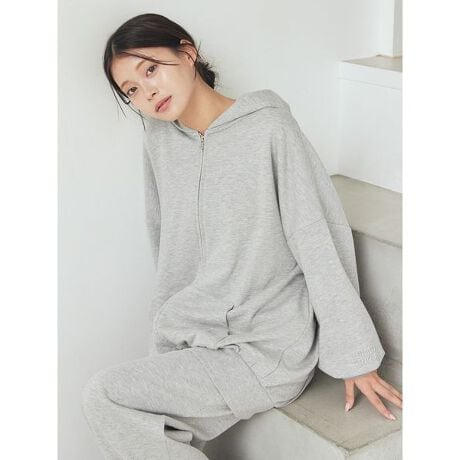 [^ԁFPWCT255303]<b>yI[o[TCYɂقƈ炮_炩уp[Jz<^b><b>yFabricz<^b>Rbg̗ʂNт̂炩RbgтgpĂ܂B<b>yDesign^Stylingz<^b>ʂNт̂炩Rbgт̃XEFbggpAJWAŃgĥV[YłBI[o[TCYC̃Wbvp[J́Aĝݍނ悤ȃVGbg1BƉHDă}Ĉo@Ȃǂɂgp܂BɃ|CgŃG{XH̃uhS܂BF͂񂾕̃u[ƃO[2FWJBV[ỸOpcƍ킹Ăy݂܂BƖ̊֌WɂAۂFČꍇ܂B܂p\REX}[gtHȂǂ̊ɂA኱iƉ摜̃J[قȂꍇ܂B\߂Bi̐F́AiPi摜QƉB i摜̓Tv̂߁AFTCY̎dlɕύXꍇ܂̂ŁA\߂B