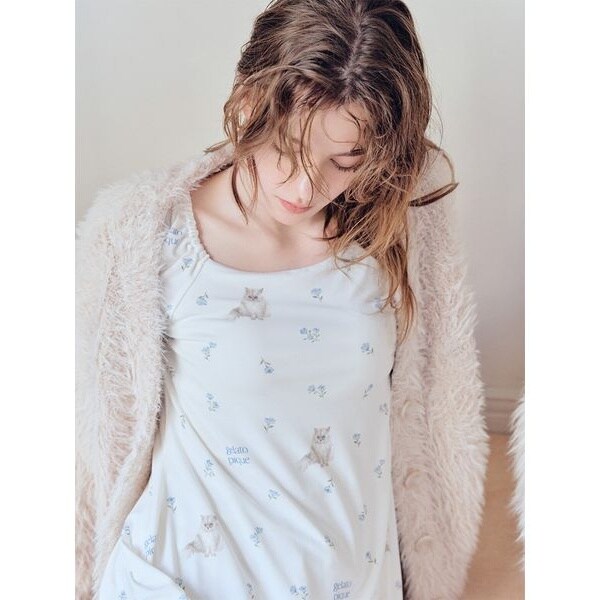 ジェラートピケ　いちご柄カップインフリルプルオーバー&ハーフパンツ ジェラートピケ いちご柄カップインフリルプルオーバー&ハーフパンツ