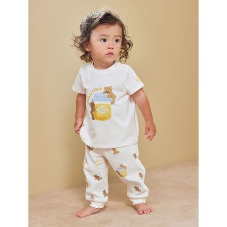 [^ԁFPBCP254463]<font color=red>̏i͉q̊ϓ_ԕiEsƂȂ܂B<^font><b>ybtfނ݂̂͂xABABYOpcz<^b><b>yFabricz<^b>Rbg̏_炩ȃbtngpĂ܂B<b>yDesign^Stylingz<^b>xAƂ݂͂G{̂悤ȃ^b`ŕ`Aeqły݂݂͂xAV[YłB_炩ȃbtfނBABYOpcɁAxA݂͂̑vg炢܂B܂ɂē₷AĩVGbgBH炵CG[uẼJ[OłBV[ỸbtvI[o[ɍ킹ALADIESfAKIDSACeƂ̃NR[fBl[g\BBABYG݂Ƒgݍ킹ăMtgɂ߂łBƖ̊֌WɂAۂFČꍇ܂B܂p\REX}[gtHȂǂ̊ɂA኱iƉ摜̃J[قȂꍇ܂B\߂Bi̐F́AiPi摜QƉBi摜̓Tv̂߁AFTCY̎dlɕύXꍇ܂̂ŁA\߂B