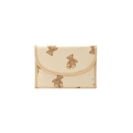 [^ԁFPWGG259123]<b>y10ނ̃vg`CXłq蒠P[XSz<^b><b>yFabricz<^b>\n̓R[eBORbgngpBnɂ͗DꂽRۖhL@\vXAۂɂL̔}܂B▀CɂAϋvɗDꂽfނłB<b>yDesign^Stylingz<^b>gelato piqueŉߋɐlCA[JCuIăsbNAbvBɐṼAjo[T[킹AS10ނ̃vg炨IтVȒԃV[Ya܂B߂Ŏg₷STCY̕q蒠P[X́AgςƌĐ₷Wo̎d؂肪|CgBJ[hXbgt@Xi[|PbgtĂAa@̐f@₨Aq蒠܂ōŒKvȂ̂RpNgɎ[ł܂BobO̒ł΂肷ȂǂTCYB\ñRbg͐▀CɋH{An͍RۖhL@\tngp܂BF͑S10F炨Iт܂BV[YBABYEFAƃR[fBl[gy߂܂BƖ̊֌WɂAۂFČꍇ܂B܂p\REX}[gtHȂǂ̊ɂA኱iƉ摜̃J[قȂꍇ܂B\߂Bi̐F́AiPi摜QƉB i摜̓Tv̂߁AFTCY̎dlɕύXꍇ܂̂ŁA\߂B