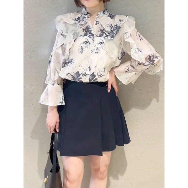 【美品】Snidel フリル付き半袖ブラウス Fサイズ ベージュ 美品】Snidel フリル付き半袖ブラウス Fサイズ ベージュ - メルカリ