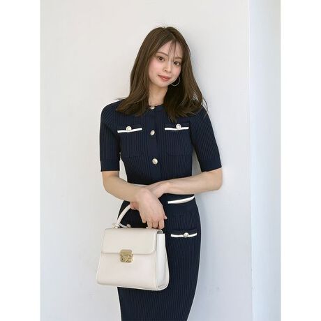 [^ԁFSWNO254077]<b>y؂₩ŕiîS[h{^X^CjbgZbgAbvz<^b><b>yDesign^Stylingz<^b>؂₩ƂƊ̂锼jbggbvXƃ^CgXJ[gZbgɂȂA^{^jbgZbgAbvڌB̂S[h{^ƁAzF̃pCsO𗘂ANVJȕ͋CYACełBgbvX͒悭tBbg郊u҂ݎdlŁAS[h{^ƃ|PbgfBe[ANZgɂȂAi؂₩ȈۂɁB^CgȃVGbgŃX^CAbvʂQłBXJ[gu҂݂ŏcCICVGbgőɔo~fBł̂łB|PbgăANZgɁBEGXgSŃXgXt[ȒSnłBꂼPigɂ֗ȃVvȃACełB<b>yFabricz<^b>zCgAsNAlCr[̂RFWJBLk̍jbgnŉKȒSnłBzCg̓ŃLLƂubÑpCsO𗘂ăNVJȂ؂₩ȕ͋CɁB[YJ[̔Z߂̃sN̓zCg̃pCsO𗘂ăGKgȕ͋CɁBlCr[̓zCg̃pCsO𗘂}ȕ͋CɁB<b>yߍi^Cvz<^b>iXg[gii`Ɩ̊֌WɂAۂFČꍇ܂B܂p\REX}[gtHȂǂ̊ɂA኱iƉ摜̃J[قȂꍇ܂B\߂Bi̐F́AiPi摜QƉB i摜̓Tv̂߁AFTCY̎dlɕύXꍇ܂̂ŁA\߂B<br^>yXJ[gz:70.3cm EGXg:62cm qbv:74cm :39cm