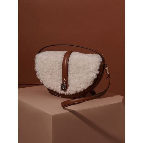 [^ԁFSWGB254634]<b>ytFCNU[ł肵i[hȃn[t[obOz<^b><b>yDesign^Stylingz<^b>J[B[ȃtHtFCNU[n[t[obOłBtbvɂꂽSNIDELS̃S[hbN`[ŏi؂₩ɁB}OlbgŊJłdlŁAɂ̓J[hނtFCNU[|PbgPtĂ܂B}`̂łzX}[gtHAȂǂ̕Ki͂܂ByʂŎ^тyB߂̂łV_[XgbvtŎO\BnhobOɂAV_[obOɂƂQWAYłgp܂BubNALA_[NuÊRFWJłB{̂̐n̓tFCNU[gpBL̓tbv{AōG炵dオłBƖ̊֌WɂAۂFČꍇ܂B܂p\REX}[gtHȂǂ̊ɂA኱iƉ摜̃J[قȂꍇ܂B\߂Bi̐F́AiPi摜QƉB i摜̓Tv̂߁AFTCY̎dlɕύXꍇ܂̂ŁA\߂B