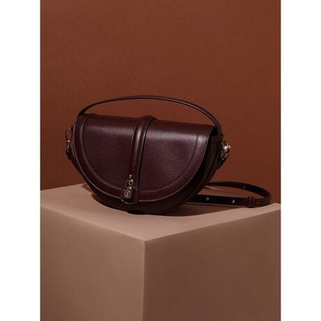 [^ԁFSWGB254634]<b>ytFCNU[ł肵i[hȃn[t[obOz<^b><b>yDesign^Stylingz<^b>J[B[ȃtHtFCNU[n[t[obOłBtbvɂꂽSNIDELS̃S[hbN`[ŏi؂₩ɁB}OlbgŊJłdlŁAɂ̓J[hނtFCNU[|PbgPtĂ܂B}`̂łzX}[gtHAȂǂ̕Ki͂܂ByʂŎ^тyB߂̂łV_[XgbvtŎO\BnhobOɂAV_[obOɂƂQWAYłgp܂BubNALA_[NuÊRFWJłB{̂̐n̓tFCNU[gpBL̓tbv{AōG炵dオłBƖ̊֌WɂAۂFČꍇ܂B܂p\REX}[gtHȂǂ̊ɂA኱iƉ摜̃J[قȂꍇ܂B\߂Bi̐F́AiPi摜QƉB i摜̓Tv̂߁AFTCY̎dlɕύXꍇ܂̂ŁA\߂B