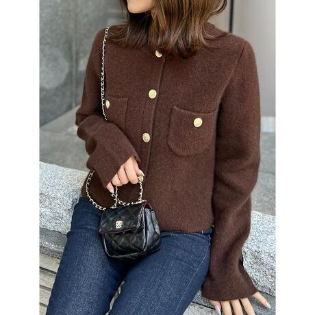 [^ԁFSWNJ254097]<b>yNVJȃ{^g_炩ȐF؂₩ȃtHbNX̃jbgWPbgz<^b><b>yDesign^Stylingz<^b>tHbNXƃE[fނDAёoĂӂƎdグOWA[Ȉۂ̃jbgWPbgڌBtg⋹|Pbgɂ̓NVJȑGKgȃS[h{^zuÂfUCɎdグĂ܂BNVJȃXJ[gɍ킹AJWAȃfjɍ킹A܂܂ȃeCXgɍ킹₷_炩ȃfUĆB{jbgvI[o[iSWNT254225jCɃC[hĂłBfނ̃~jXJ[giSWNS254101)ƃZbgAbvł̂p߁B<b>yFabricz<^b>gĥX[L[ȃCgO[A_炩Ȉۂ̃o^[̃CG[A`R[gJ[G炵uEAX[L[ȐFŎg₷Cgu[̂SFWJłBƔG̗ǂȃjbgngpĂ܂B<b>yߍi^Cvz<^b>iXg[gii`Ɩ̊֌WɂAۂFČꍇ܂B܂p\REX}[gtHȂǂ̊ɂA኱iƉ摜̃J[قȂꍇ܂B\߂Bi̐F́AiPi摜QƉB i摜̓Tv̂߁AFTCY̎dlɕύXꍇ܂̂ŁA\߂B