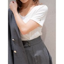 UネックTシャツ