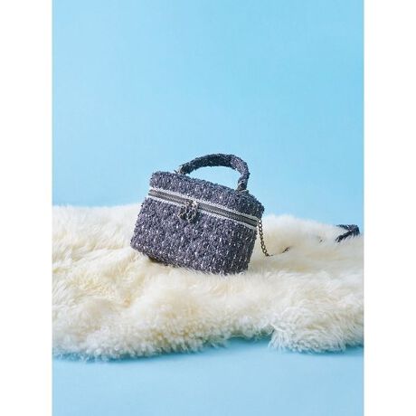 [^ԁFSWGB255619]<b>yLLƉ؂₩ȃIWicC[hnōoACRjbNȃojeBobOz<^b><b>yDesign^Stylingz<^b>SFIWił肵LLƉ؂₩ȃcC[hngpNVJȃoGojeBobOڌB؂₩ȈߑXpR[̎Ȃǂ𑽐gݍ킹ė̊ocC[hn炵fUCłBJ̓_uWbvdlŃu[he[v{ďiɎdグ܂BWbv̈̓S[h`F[Ń|CgɁBX^COɃANZT[oŎ鍂̂obOłBwʂɂ̓X}zI[v|PbgtĐ₷A@\IBɂJ[hނ|PbgtĂ܂BÔłS[h`F[V_[XgbvtłQWAYłp܂BAC{A_[NO[AlCr[̂RFWJłBVlbNcC[hWXJiSWFO255054jTChv[ccC[h~jXJ[giSWFS255055jƓngpĂAZbgł̂p߂łBƖ̊֌WɂAۂFČꍇ܂B܂p\REX}[gtHȂǂ̊ɂA኱iƉ摜̃J[قȂꍇ܂B\߂Bi̐F́AiPi摜QƉB i摜̓Tv̂߁AFTCY̎dlɕύXꍇ܂̂ŁA\߂B