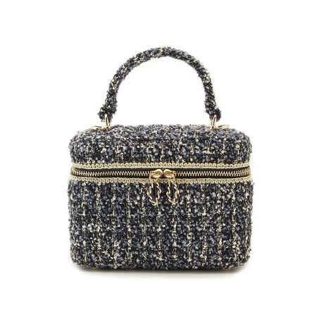 [^ԁFSWGB255619]<b>yLLƉ؂₩ȃIWicC[hnōoACRjbNȃojeBobOz<^b><b>yDesign^Stylingz<^b>SFIWił肵LLƉ؂₩ȃcC[hngpNVJȃoGojeBobOڌB؂₩ȈߑXpR[̎Ȃǂ𑽐gݍ킹ė̊ocC[hn炵fUCłBJ̓_uWbvdlŃu[he[v{ďiɎdグ܂BWbv̈̓S[h`F[Ń|CgɁBX^COɃANZT[oŎ鍂̂obOłBwʂɂ̓X}zI[v|PbgtĐ₷A@\IBɂJ[hނ|PbgtĂ܂BÔłS[h`F[V_[XgbvtłQWAYłp܂BAC{A_[NO[AlCr[̂RFWJłBVlbNcC[hWXJiSWFO255054jTChv[ccC[h~jXJ[giSWFS255055jƓngpĂAZbgł̂p߂łBƖ̊֌WɂAۂFČꍇ܂B܂p\REX}[gtHȂǂ̊ɂA኱iƉ摜̃J[قȂꍇ܂B\߂Bi̐F́AiPi摜QƉB i摜̓Tv̂߁AFTCY̎dlɕύXꍇ܂̂ŁA\߂B