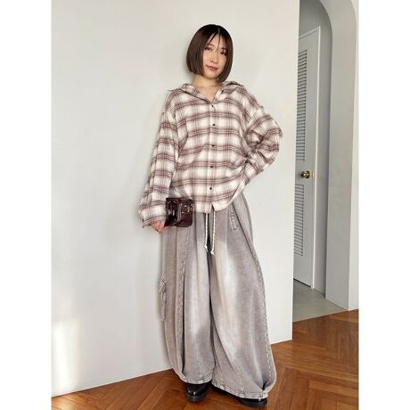 [^ԁFSWCP255099]<b>yuNUTMEGv uSNIDELṽR{[VIՂƂʊƃoXȂꂽ\̃XEFbgJ[Spcz<^b><b>yDesign^Stylingz<^b>1980 NAJ̑wX|[c`[̃CZXObY|ĂuNUTMEGv uSNIDELṽR{[VBP~JEHbVHăBe[WoXEFbgnł肵ghڂȃXEFbgJ[SpcڌBNт̉ȃXEFbgngpAEGXg̓SdlŗSnQɁBEGXg̃TCY߂łpV[gR[hCȂgho|CgɁBՂƂChVGbgŁAtg͐[߂̃^bN邱ƂŃbv̂悤ȃfUCɁBJ[S|Pbg͕GʒuɔzuĂ≺߂̏dSɂ邱ƂŃghY2K͋̕CɁBfނł肵ĂuNUTMEGvR{̃vI[o[iSWCT255140jƃZbgAbvł̂p߂łBG炵R[gWPbgiSWFJ255069j킹X^COɂBO^bN̉Ƀtg|PbgÃ|Pbg͏dlłB̓h[XgOdlɂAi@\vX܂B<b>yFabricz<^b>zCgAO[AsN̂RFWJłBzCgȊÕO[AsN̓CgȐFɃBe[W̃P~JHĂ܂B;Ȃn;ȂLk;;Ȃň;<b>yߍi^Cvz<^b>iXg[gii`Ɩ̊֌WɂAۂFČꍇ܂B܂p\REX}[gtHȂǂ̊ɂA኱iƉ摜̃J[قȂꍇ܂B\߂Bi̐F́AiPi摜QƉB i摜̓Tv̂߁AFTCY̎dlɕύXꍇ܂̂ŁA\߂B