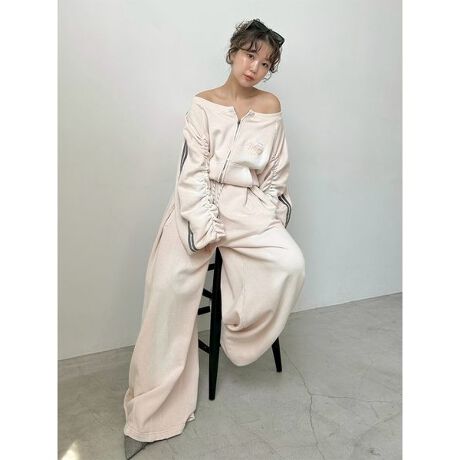 [^ԁFSWCP255099]<b>yuNUTMEGv uSNIDELṽR{[VIՂƂʊƃoXȂꂽ\̃XEFbgJ[Spcz<^b><b>yDesign^Stylingz<^b>1980 NAJ̑wX|[c`[̃CZXObY|ĂuNUTMEGv uSNIDELṽR{[VBP~JEHbVHăBe[WoXEFbgnł肵ghڂȃXEFbgJ[SpcڌBNт̉ȃXEFbgngpAEGXg̓SdlŗSnQɁBEGXg̃TCY߂łpV[gR[hCȂgho|CgɁBՂƂChVGbgŁAtg͐[߂̃^bN邱ƂŃbv̂悤ȃfUCɁBJ[S|Pbg͕GʒuɔzuĂ≺߂̏dSɂ邱ƂŃghY2K͋̕CɁBfނł肵ĂuNUTMEGvR{̃vI[o[iSWCT255140jƃZbgAbvł̂p߂łBG炵R[gWPbgiSWFJ255069j킹X^COɂBO^bN̉Ƀtg|PbgÃ|Pbg͏dlłB̓h[XgOdlɂAi@\vX܂B<b>yFabricz<^b>zCgAO[AsN̂RFWJłBzCgȊÕO[AsN̓CgȐFɃBe[W̃P~JHĂ܂B;Ȃn;ȂLk;;Ȃň;<b>yߍi^Cvz<^b>iXg[gii`Ɩ̊֌WɂAۂFČꍇ܂B܂p\REX}[gtHȂǂ̊ɂA኱iƉ摜̃J[قȂꍇ܂B\߂Bi̐F́AiPi摜QƉB i摜̓Tv̂߁AFTCY̎dlɕύXꍇ܂̂ŁA\߂B