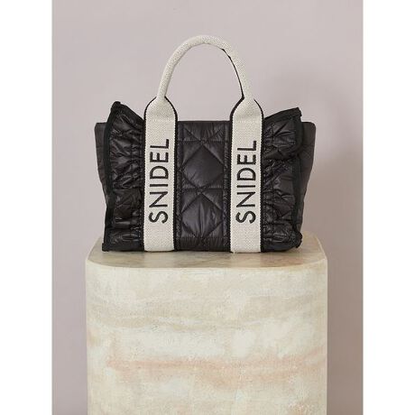 [^ԁFSWGB255620]<b>y悭XC[gŃfC[[XɍœKȁAD]̃tLeBOSobOz<^b><b>yDesign^Stylingz<^b>{̂ɂق̂X|[eBȃiCngpASNIDELԐlC̃tLeBOSobOBȂꂽA[KC̃LeBOŃptB[ȎdオłBӂƂLeBO̗̊AJWAȒɂ_炩ȏ炵vX܂ByʂȂ炵ƃ}`A|Pbg1tĂĕ֗Bybg{g|[`A蒠ȂǂA[͔͂QłBubÑSu₩Ȉۂ̒ԐlC̃AC{[ƁAzCg̃SVvŎg₷ԐlC̃ubNɉāA͑fނςCgsNԓBCgsNɂ̓LLƂcC[h̐ngpAjAX܂BXgbvɂ̓sNx[W̃ShJĈ炵dオɁB߉\ȃV_[XgbvtłBƖ̊֌WɂAۂFČꍇ܂B܂p\REX}[gtHȂǂ̊ɂA኱iƉ摜̃J[قȂꍇ܂B\߂Bi̐F́AiPi摜QƉB i摜̓Tv̂߁AFTCY̎dlɕύXꍇ܂̂ŁA\߂B