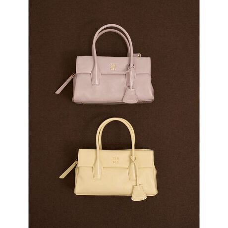 [^ԁFSWGB255615]<b>y|Pbgd؂肪[IV_[Xgbvt̃NVJȃtbv{Xg~jobOz<^b><b>yDesign^Stylingz<^b>yʂŏ_炩ȃtFCNU[ł肵GKgȃtbv{Xg~jobO͂܂Bet̃}`AzX}[gtHE|[`E^u[E܂肽ݎP܂ł[ł܂BJ̓WbvdlŒɂ݌vŁAfC[gɕ֗B̗eɂ̓tbv|PbgɉăI[v|PbgtĂāAוɂł܂B_unh́AŃz[hXibvߕtň芴܂BtgɂSNIDELSYčvXBVvȃfUCŁAI[V[Y􂷂ACełBAC{[AubNACG[AL̂SFWJłBƖ̊֌WɂAۂFČꍇ܂B܂p\REX}[gtHȂǂ̊ɂA኱iƉ摜̃J[قȂꍇ܂B\߂Bi̐F́AiPi摜QƉB i摜̓Tv̂߁AFTCY̎dlɕύXꍇ܂̂ŁA\߂B