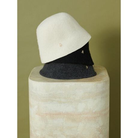 [^ԁFSWGH255625]<b>yu[`t̕i悭fE[nbgz<^b><b>yDesign^Stylingz<^b>E[̃tFgnł肵A݂Ə_炩̂GKgȃE[nbgłB[߂̃NEŏʂQB|CgɂȂ鉐̔S[h~j^u[`́AO\łBT߂ȂîfUCɎdグ܂BChpcX^Cɍ킹G炵X^CAjbgs[Xɍ킹tF~jȃX^COȂǁA܂܂ȃV[ŊB̃X^COɂȂꊴvX܂BzCgR[fɂȃAC{[A񂵗͔QȔZ߂̃O[ANVJȈۂ̃ubN̂RFWJłBƖ̊֌WɂAۂFČꍇ܂B܂p\REX}[gtHȂǂ̊ɂA኱iƉ摜̃J[قȂꍇ܂B\߂Bi̐F́AiPi摜QƉB i摜̓Tv̂߁AFTCY̎dlɕύXꍇ܂̂ŁA\߂B