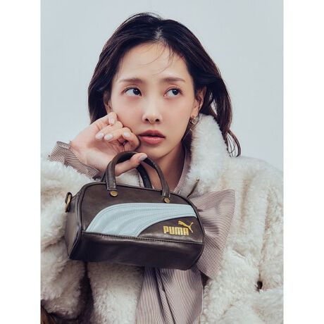 [^ԁFSWGB255605]<b>ylCPUMAuSQUARE MICRO GRIP BAGvSNIDEL炵vX܂z<^b><b>yDesign^Stylingz<^b>v[}\ACRjbNȃ}CNobOtHA J[A}eAA fBe[Ɏ܂ SNIDEL 炵fUCĎdグʂȃACełB{fB͌򊴂}U[fނgpAlȈۂɁBBe[Wȕ̐Fɂ܂BJ̓{fBƓꂽt@Xi[tňSłBRpNgȃTCYȂAKi͂[͂́BOĒ߂łV_[XgbvtłBobO̓z̓uEƃu[̃`R~gJ[L[gBɂ̓Wbvt̃J[hނ|Pbg{Ă܂B|PbgSNIDELSăXyVȃACeɎdグ܂B<b>yFabricz<^b>ǂRȃ`R[gJ[̃uEƃV[OXC[WACRjbNȃCgu[̂QFWJłBXj[J[iSWGS255604jƓFWJłpӂ܂BƖ̊֌WɂAۂFČꍇ܂B܂p\REX}[gtHȂǂ̊ɂA኱iƉ摜̃J[قȂꍇ܂B\߂Bi̐F́AiPi摜QƉB i摜̓Tv̂߁AFTCY̎dlɕύXꍇ܂̂ŁA\߂B