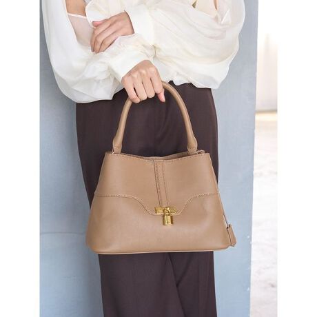 [^ԁFSWGB259700]<b>ySNIDELԐlC̃pbhbNobOɏHFLJ[܂z<^b><b>yDesign^Stylingz<^b>ꂽfUCƏiȃtHŐlĆuSNIDELvpbhbNobOBuhS󂳂ꂽpbhbN⃂[hȐ؂ւ[NȂǁÃfBe[lߍŁA[hՂɍGdオ܂BzX}[gtHA~j^u[ȂǕKvȂ̂eʂ́BɁBfނɂ̓ybg{gȂǎgpȂȂpނ킹č쐬TCNpÂqlɂp悤z߂Ă͂܂Bt̃Xgbv𑕒΃V_[ɂł֗2WAYfUCB^ȃAC{[Aėp̍ubNɉA݊ătF~jɎdグL̓ołBƖ̊֌WɂAۂFČꍇ܂B܂p\REX}[gtHȂǂ̊ɂA኱iƉ摜̃J[قȂꍇ܂B\߂Bi̐F́AiPi摜QƉB i摜̓Tv̂߁AFTCY̎dlɕύXꍇ܂̂ŁA\߂B