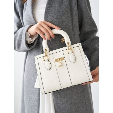 [^ԁFSWGB255616]<b>ySNIDELSpbhbN`[tGKgȂQWAYXNGAobOz<^b><b>yDesign^Stylingz<^b>ꂽfUClC̃XNGAnhobOɁASNIDELS̃pbhbN`[tYăNVJɎdグtFCNU[obOBnhobOƂĂ͂A߂łV_[XgbvtŁANX{fB⌨|łgp܂BV_[Xgbv͎O\BtFCNU[Ŏg肪ǂAet̃}`̂ŃRpNgȌڂł[͂肠܂Bɂ̓J[hނȂǂt@Xi[t̃|PbgtĂ܂BZbgŃ^S`[iSWGG255633j̃AW߂łBAC{[AubNAuEACgu[̂SFWJłBƖ̊֌WɂAۂFČꍇ܂B܂p\REX}[gtHȂǂ̊ɂA኱iƉ摜̃J[قȂꍇ܂B\߂Bi̐F́AiPi摜QƉB i摜̓Tv̂߁AFTCY̎dlɕύXꍇ܂̂ŁA\߂B