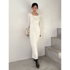 スナイデル(SNIDEL)のドレープバックサテンロングワンピース