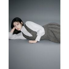 スナイデル(SNIDEL)のVネックツイードジャンスカ【カンヘウォン着用】