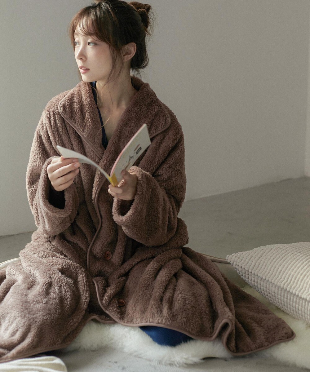 YUKIKO HANAI ムートン調 襟付き合わせ毛布 着る毛布 | ファッション