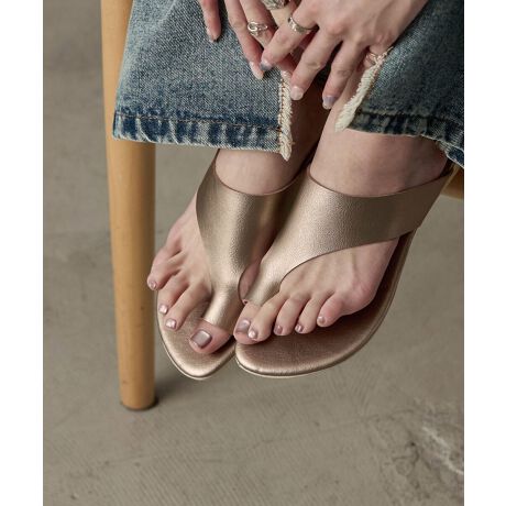 [^:ft0090008033]Fashion Letter t@bV^[ S̓{NIeBBVvȃgOT_͎w̐n_炩ݒ肳Ă̂ŁACCꂵɂA₷̂́ByʂȂ̂Ŕɂ̂|CgBtFCNU[ŃJWAlۂdオ肾AǂȃX^Cɂ킹₷B][g◷s͂A^E[Xɂsb^B߂ɍ킹ĂNbV̍C\[ŗQBFႢŗ~ȂĂ̒ԃV[Y̓ołByfށzAbp[ : lHv~ : PU : TRyYz{yfgz158cm / pTCYFLyTCYf[^z()S(22-22.5cm): 8.1cm / M(22.5-23cm): 8.2cm / L(23.5-24cm): 8.3cm / LL(24-24.5cm): 8.4cm()S(22-22.5cm): 20.8cm / M(22.5-23cm): 21.3cm / L(23.5-24cm): 21.8cm / LL(24-24.5cm): 22.3cm()S(22-22.5cm): 23.3cm / M(22.5-23cm): 24.0cm / L(23.5-24cm): 24.7cm / LL(24-24.5cm): 25.4cm(q[)S(22-22.5cm): 3.5cm / M(22.5-23cm): 3.5cm / L(23.5-24cm): 3.5cm / LL(24-24.5cm): 3.5cm(d(Б))S(22-22.5cm): 140g / M(22.5-23cm): 150g / L(23.5-24cm): 160g / LL(24-24.5cm): 170gyJ[WJzubN/S[h/Vo[/uYyiӎzTCY̓[J[̐ɂȂ܂A덷ꍇ܂Bf摜͊̉eɂJ[قȂČꍇ܂BũJ[摜QlBi摜͂ɂȂ郂j^[Ȃǂ̊ɂĎ኱̌덷܂B