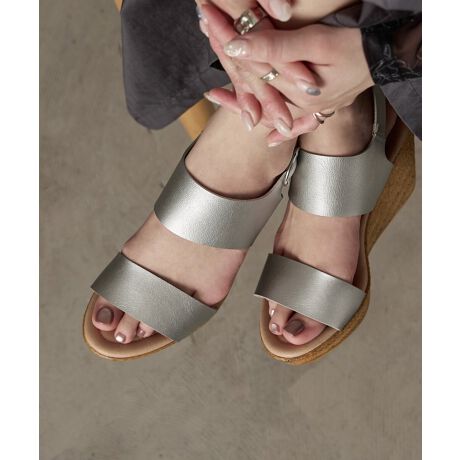 [^:ft0090008035]Fashion Letter t@bV^[ g ꂽȂȂ̑ hlC̓{T_V[YɐV삪oBꂽuԁA[łKȗSnBVvȂAlXȃX^CɎꂽfUCB߂̃q[ŋrBȂ̂Ɉ芴AN`&LC܂BVbNȃfUC̃T_̓tFCNU[őlۂB芴̂Xgbvt̃T_͑肳Ă̂łoɃsb^B@\ẼNbVC\[gpBɌyʂȂ̂ŔɂASĂɂđɗDłBAEg\[͉Ă炵EFbWfނŌy₩ȕ͋CɁByQ̖xzEys[^[z iESƐM̓{BxƂ݂As[^[õT_V[YłIyfށzAbp[ : lHv~ : PU : E^yYz{yfgz158cm / pTCYFLyTCYf[^z()S(22-22.5cm): 8.1cm / M(22.5-23cm): 8.2cm / L(23.5-24cm): 8.3cm / LL(24-24.5cm): 8.4cm()S(22-22.5cm): 20.9cm / M(22.5-23cm): 21.4cm / L(23.5-24cm): 21.9cm / LL(24-24.5cm): 22.4cm()S(22-22.5cm): 22.5cm / M(22.5-23cm): 23.2cm / L(23.5-24cm): 23.9cm / LL(24-24.5cm): 24.6cm(q[)S(22-22.5cm): 7.5cm / M(22.5-23cm): 7.5cm / L(23.5-24cm): 7.5cm / LL(24-24.5cm): 7.5cm(d)S(22-22.5cm): 210g / M(22.5-23cm): 220g / L(23.5-24cm): 230g / LL(24-24.5cm): 240gyJ[WJzubN/Vo[/uYylzEXgbvSyiӎzTCY̓[J[̐ɂȂ܂A덷ꍇ܂Bf摜͊̉eɂJ[قȂČꍇ܂BũJ[摜QlBi摜͂ɂȂ郂j^[Ȃǂ̊ɂĎ኱̌덷܂B