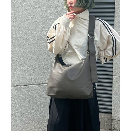 [^:ft0240008160]Fashion Letter t@bV^[ Vv炱g₷ɂAV_[obOBӂ_炩ȃtFCNU[fނ͌yʂŊyBɃV_[Xgbvɂ̓NbV̂E^vXāAɂȂɂdlɁBA4TCYob`}`L߂Ȃ̂ŁA}U[YobOʋΒʊwpobOɂsb^BVvǂȃR[fɂ킹₷g₷BVvȃfUCŒjpŎgĂ܂ByfށzvyYzyfgzubNEu[ 158cm / JE_[NO[ 155cmyTCYf[^z(c)F: 27cm()F: 35cm(}`)F: 12cm()F: 60-95cm(d)F: 390gyJ[WJzubN/J/_[NO[/u[ylzEI[v|Pbg~2Et@Xi[|Pbg~1yiӎzTCY̓[J[̐ɂȂ܂A덷ꍇ܂Bf摜͊̉eɂJ[قȂČꍇ܂BũJ[摜QlBi摜͂ɂȂ郂j^[Ȃǂ̊ɂĎ኱̌덷܂B